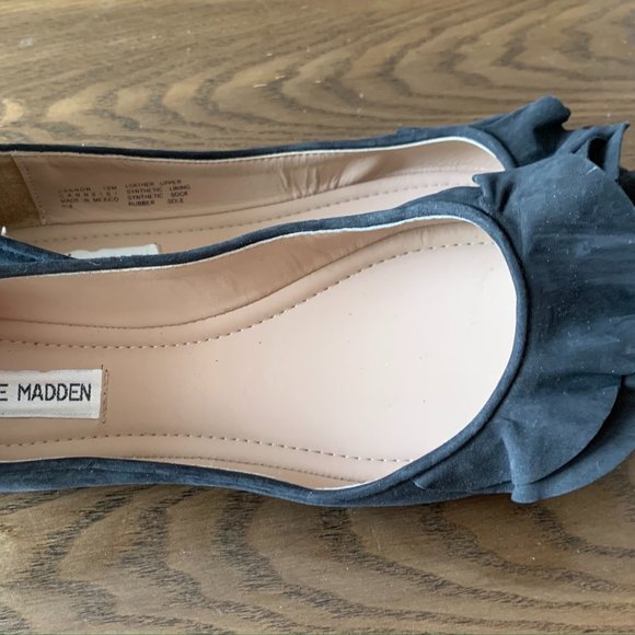 Steve Madden Ruffle Front Black Flats - Size 10M - Picture 2 of 5